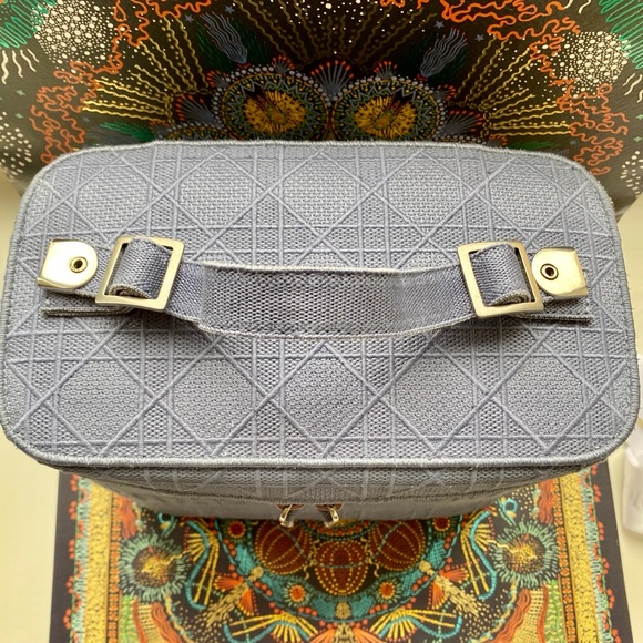 Christian Dior Travel Vanity Case. - Picture 4 of 12